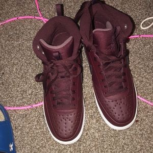 Nikes size 9 like new only been worn once